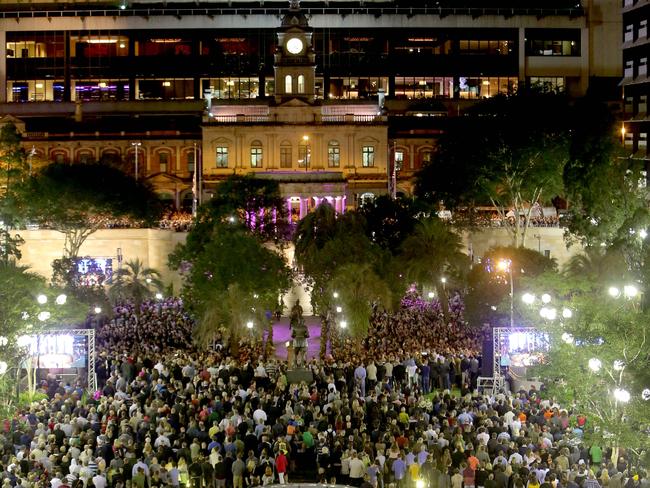 Early risers ... massive crowds at Brisbane’s Shrine of Remembrance, Anzac Square. Picture: Mark Cranitch