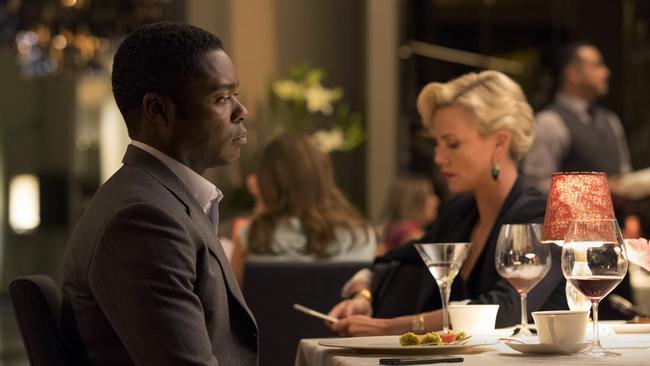 David Oyelowo and Charlize Theron in Gringo