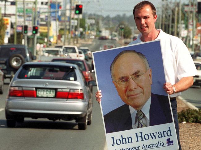 Peter Dutton campaigning in the seat of Dickson during the 2001 federal election.