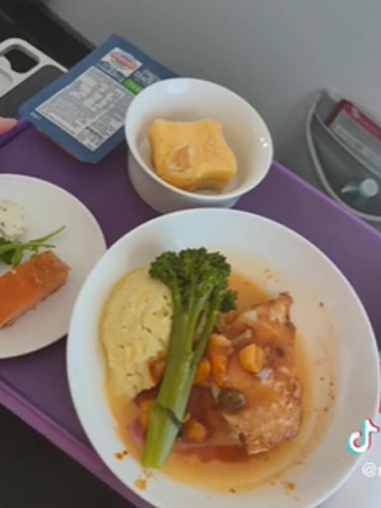 As well as a three-course meal. Picture: Tiktok/@robbieallen