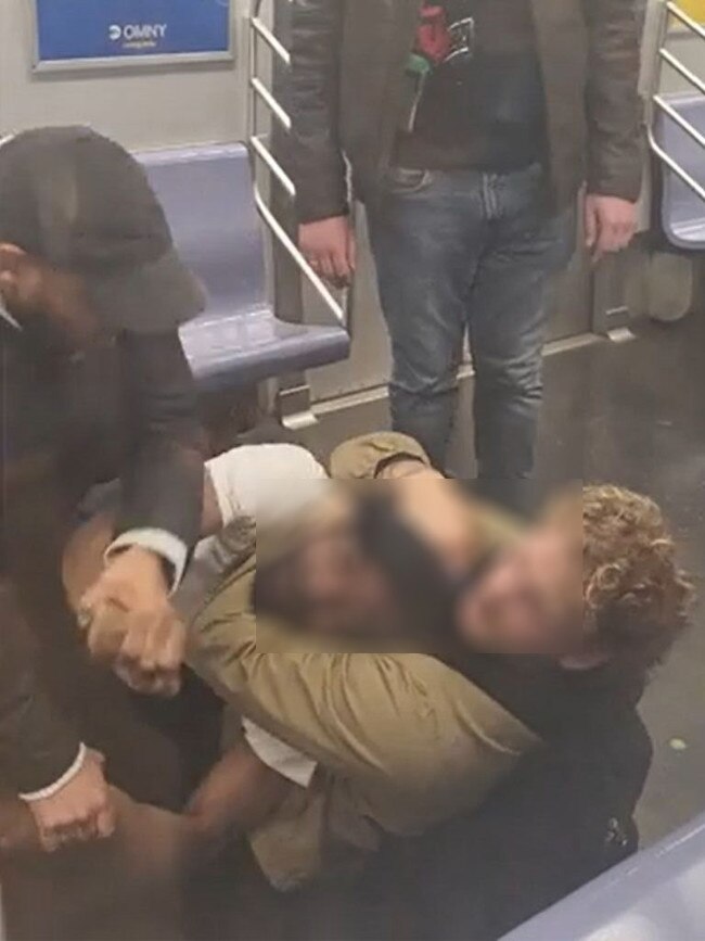 Shocking moment passenger ‘choked to death' on train. Picture: Juan Vazquez