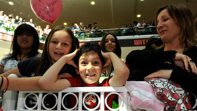 Young Australian Idol fans in 2008.