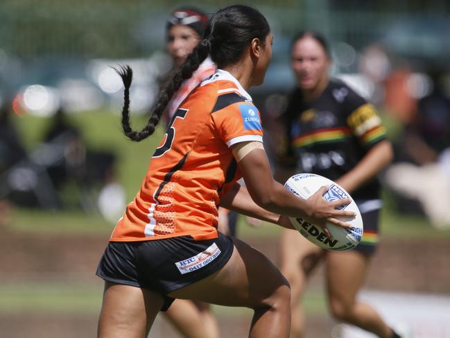 Ana Taviliniu scored a first half double for the Tigers. Picture: Warren Gannon Photography