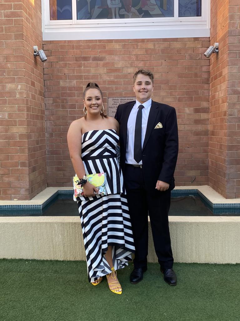 St Ursula’s College Yeppoon 2021 Seniors Stun At Formal 