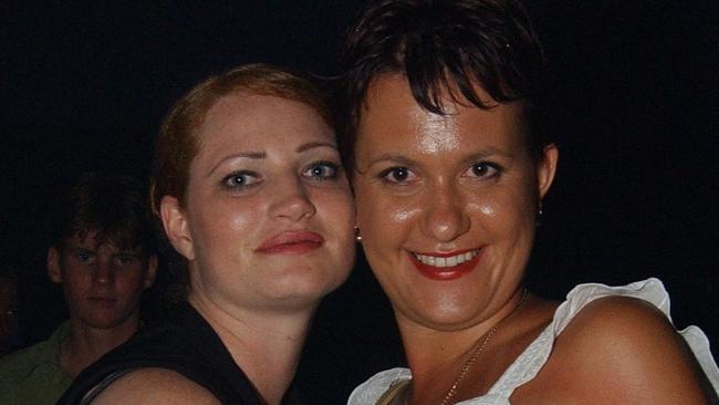 Kim Carlyon & Trish Mayne at Mantaz Pic Bryan Lynch AD336035