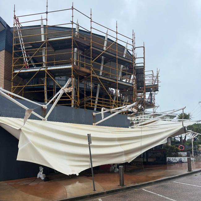 Residents prepare for Cyclone Alfred on Stradbroke Island. Picture: Melanie Lawlor