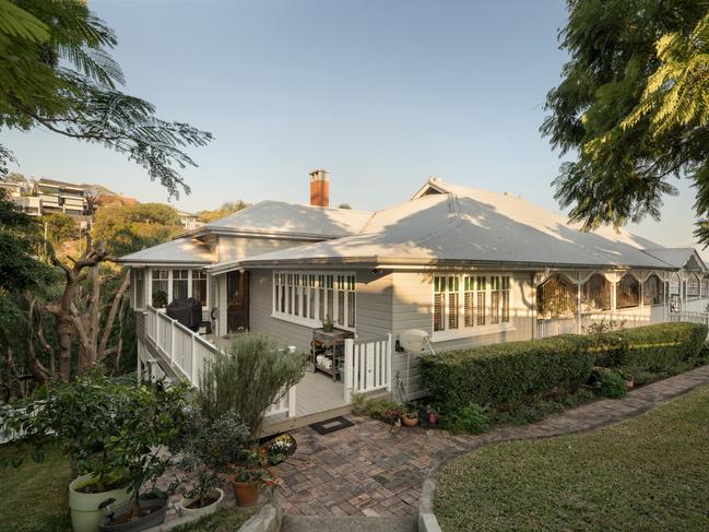 69 Crescent Rd, Hamilton