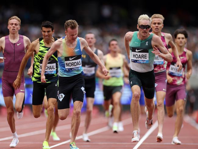 Oliver Hoare won the Emsley Carr Mile during the London Athletics Meet, with Tasmanian Stewart McSweyn (pictured directly behind Hoare) in fifth place. Photo by Michael Steele/Getty Images