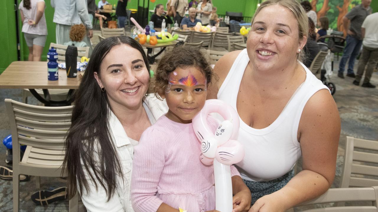 (from left) Kaitlyn Ghilotti, Ardia Ghilotti and Jess Owens enjoy Tabatinga at City Golf Club. Saturday, March 11, 2023. Picture: Nev Madsen.