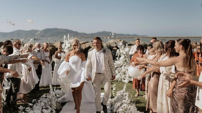 North Queensland Cowboys star, Reuben Cotter, and long-term partner Mackenzie Falco have officially tied the knot on October 15 at The Ville Resort and Casino. Instagram: studio67