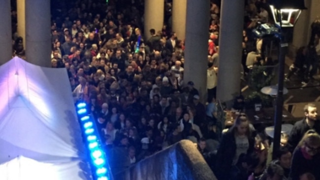 Up to 4000 people flooded into Circular Quay on Sunday to see Vivid festival’s lights. Pic courtesy of Twitter user KellieKelly23.