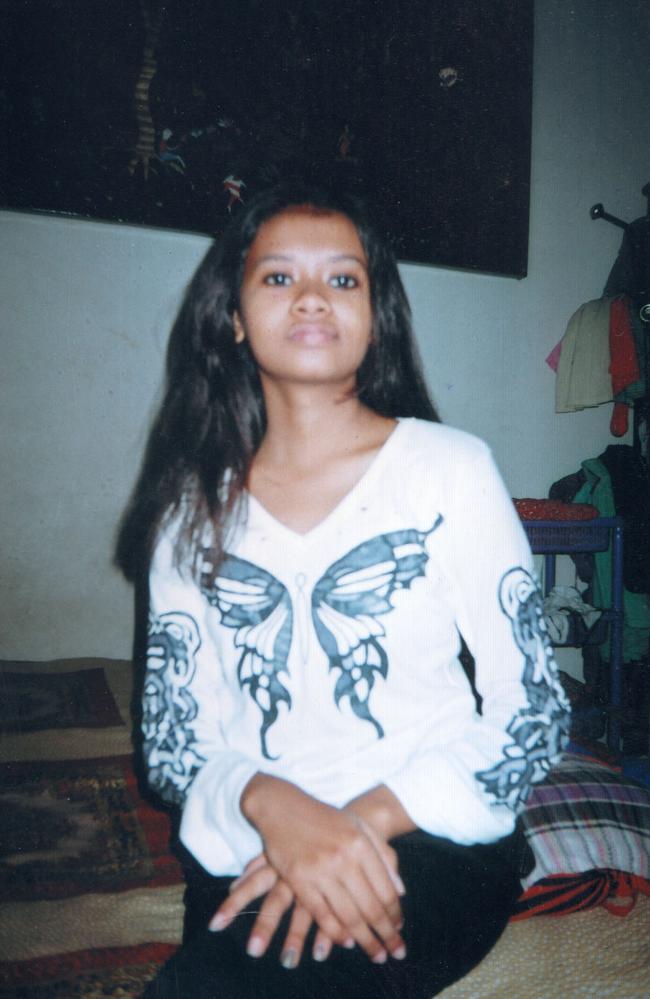 Momena Shoma comes from an upper middle class Bangladeshi family but reportedly began watching ISIS videos.