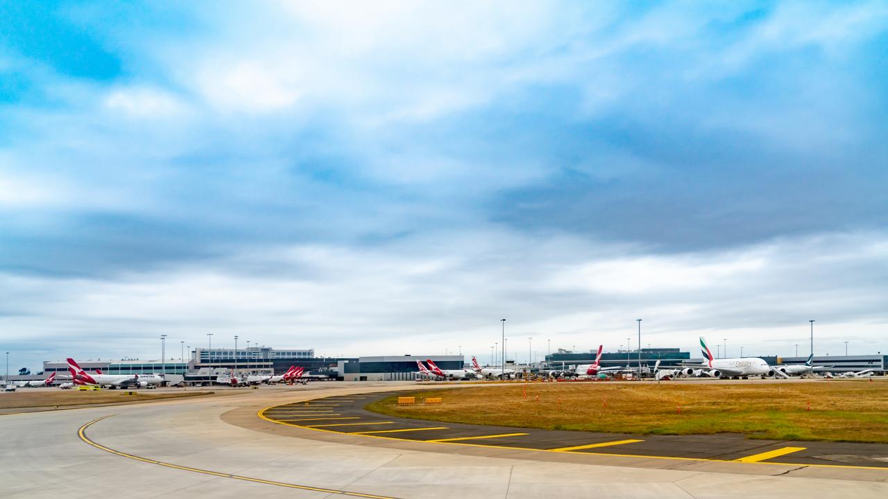 Bitter airport stoush between Dexus and investors heads to court