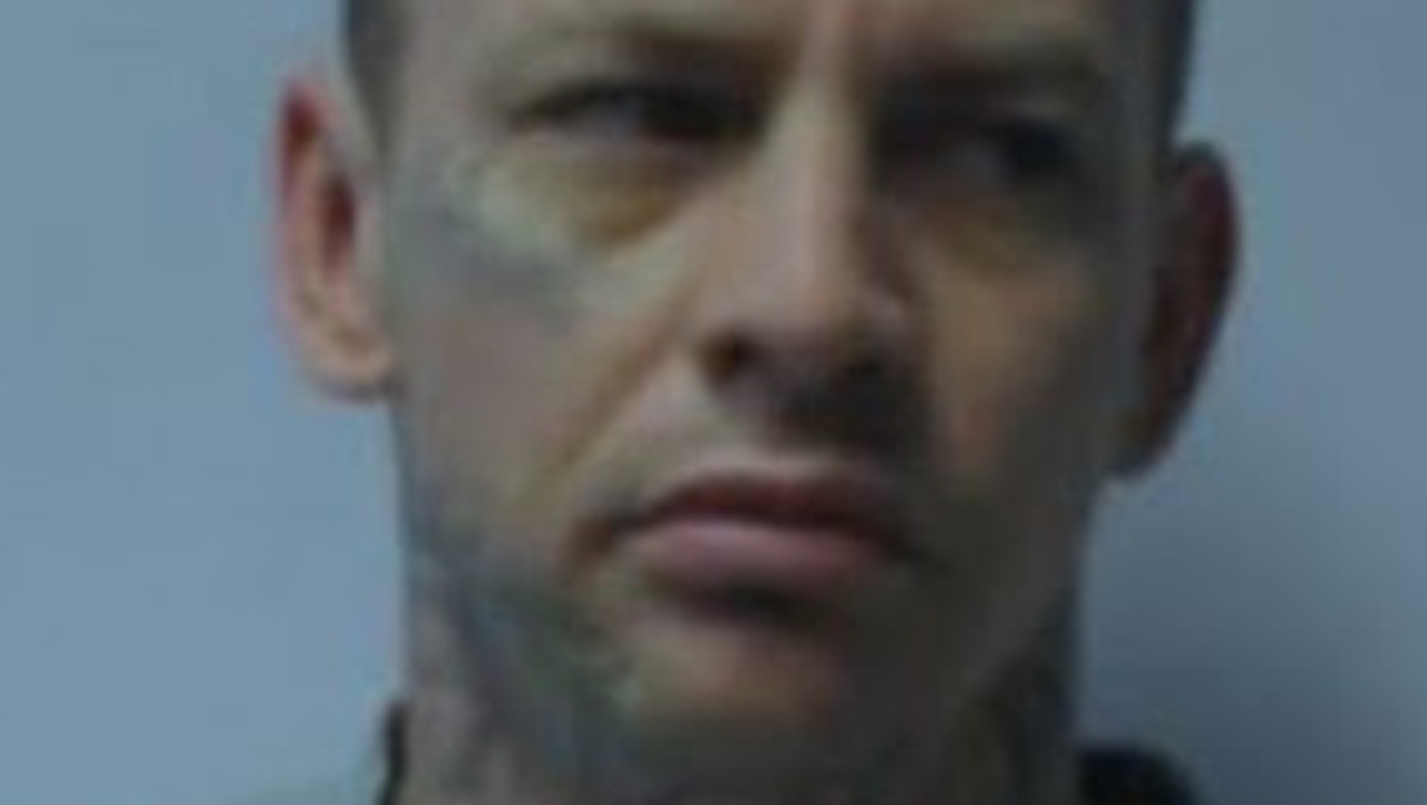 Queensland Police search for Travis Jealous in relation to public ...
