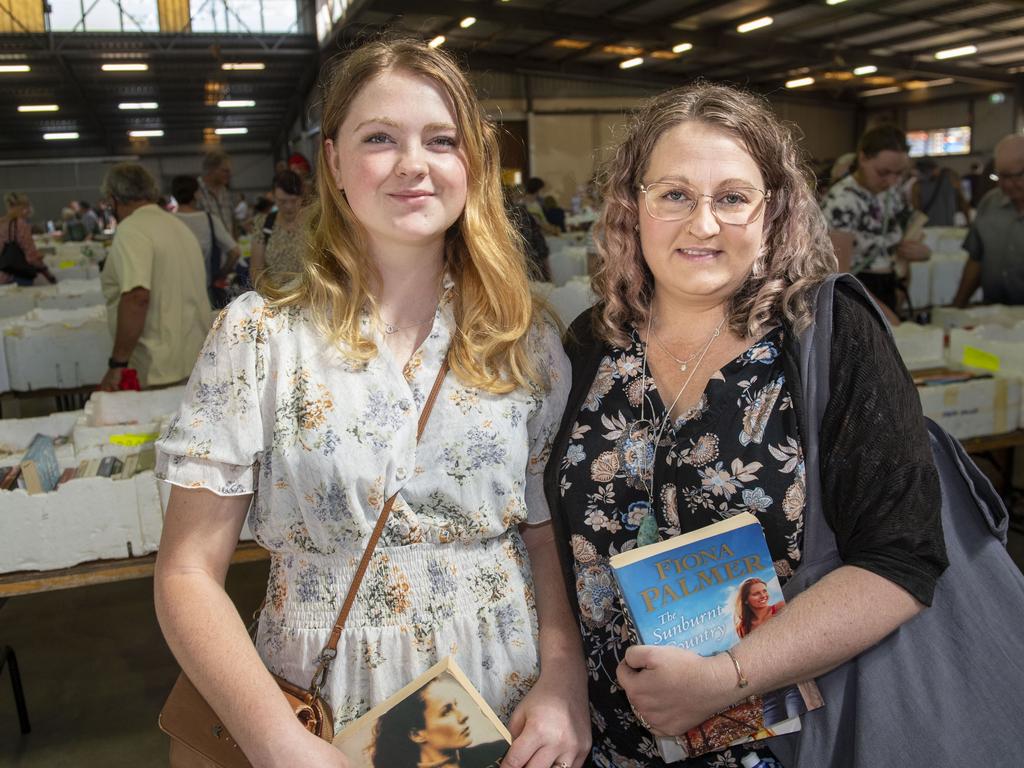 Indi Byrne and Jaime Hoare at the Chronicle Lifeline Bookfest 2022. Saturday, March 5, 2022. Picture: Nev Madsen.