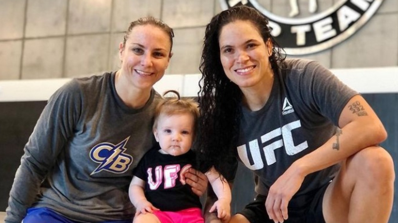 Nunes and her family. Photo: Instagram