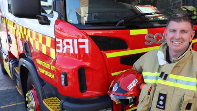 Why Hills station officer Brett loves FRNSW job | Daily Telegraph