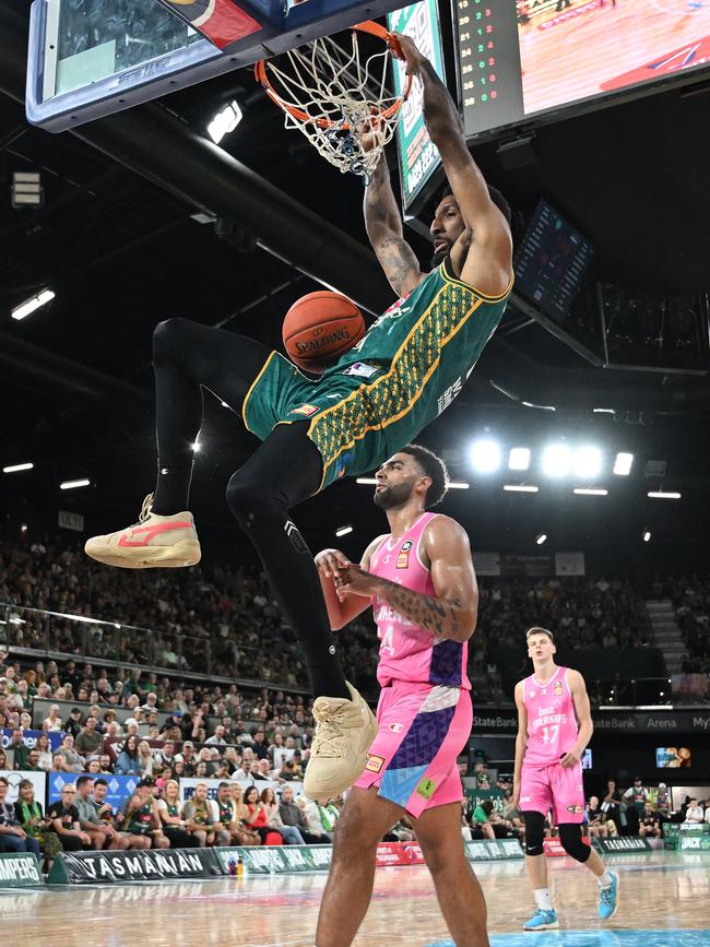 Marcus Lee of the Jackjumpers dunks during the round 13 NBL match between Tasmania Jackjumpers and New Zealand Breakers . Picture: Steve Bell/Getty Images.