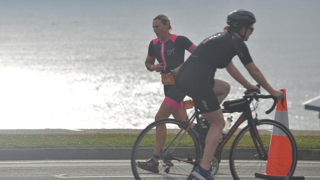 Action from the sprint event at the 2023 Mooloolaba Triathlon.