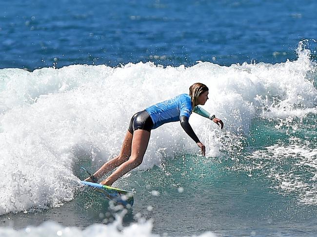 Billabong Parko's Grom Stomp at Currimundi Beach. 16 &amp; Under girls heat. Amelie Bourke.