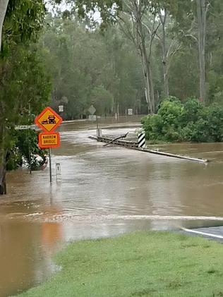 Cairns floods: Innisfail, Ingham roads flooding schools closed / Video ...