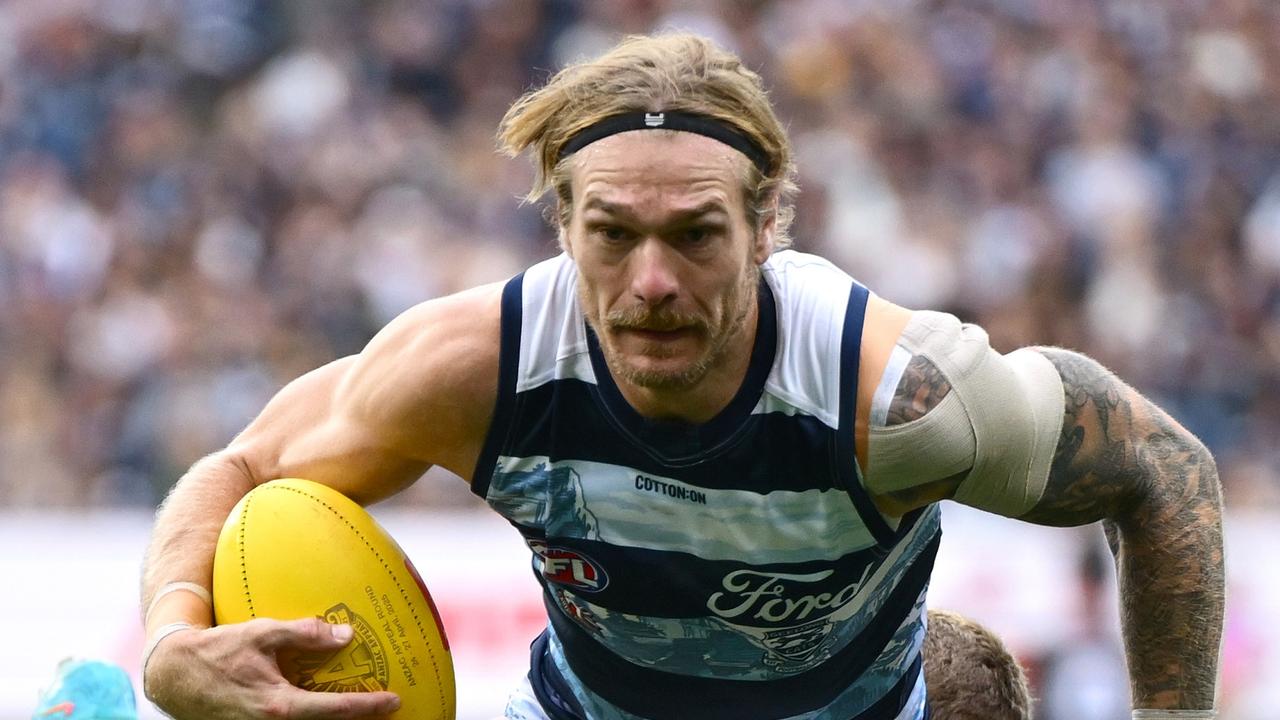 Teams: Cats rest rising star, swing three changes for Dogs clash