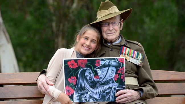 WWII veteran Norvyn Stevens (96) with great-granddaugher Mikala Mars. STORY: A 12-year-old talented artist from NSW found a picture of Adelaide war vet Norvyn Stevens, 96, and his great grand-daughter Mikala Mars taken two years ago on an Anzac day. She has painted the picture. Pic: Tricia Watkinson.