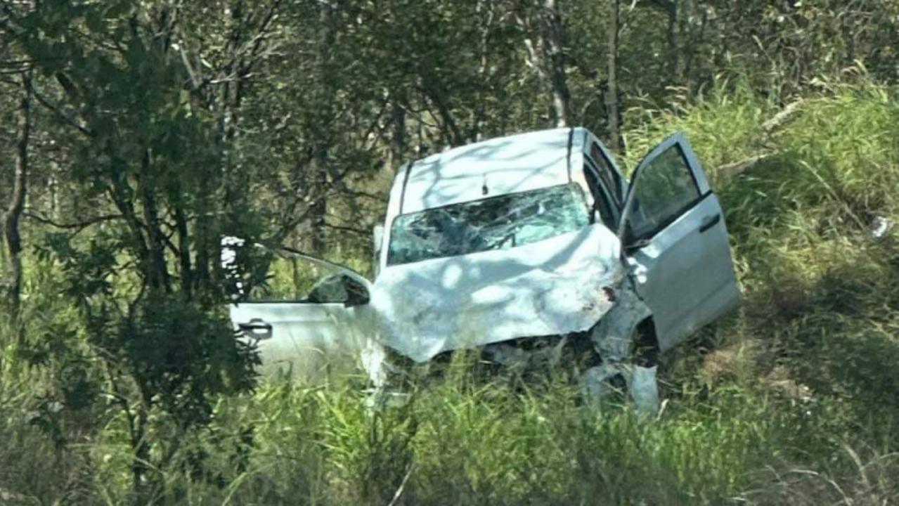 Two injured in crash on Peak Downs Highway at Coppabella | The Courier Mail