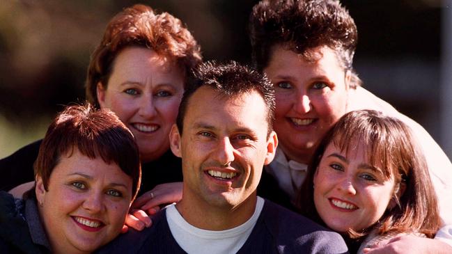 Laurie Daley with sisters Margaret, Joanne, Jaqueline and Roslyn at the end of the 1999 season. Picture: Gregg Porteous