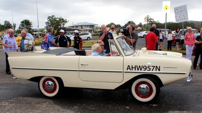 Ready for take-off: Rod Radford prepares to hit the water in his Amphicar Model 770 at Woy Woy. Picture: MLB Photography.