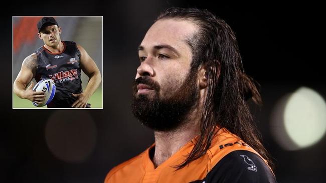 Aaron Woods says Matthew Lodge shouldn't come back to the NRL unless he gives up the drink.