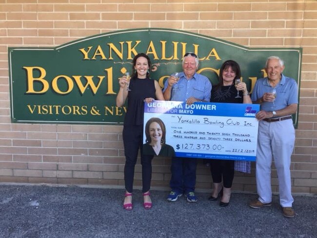 Liberal candidate for Mayo Georgina Downer handing over commonwealth money at Yankalilla Bowling Club. Source: Facebook