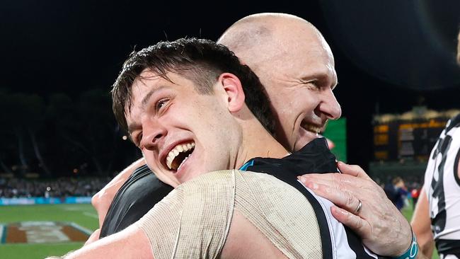 ADELAIDE, AUSTRALIA - OCTOBER 01: Ken Hinkley, Senior Coach of the Power and Zak Butters of the Power celebrate during the 2020 AFL First Qualifying Final match between the Port Adelaide Power and the Geelong Cats at Adelaide Oval on October 01, 2020 in Adelaide, Australia. (Photo by Michael Willson/AFL Photos via Getty Images)