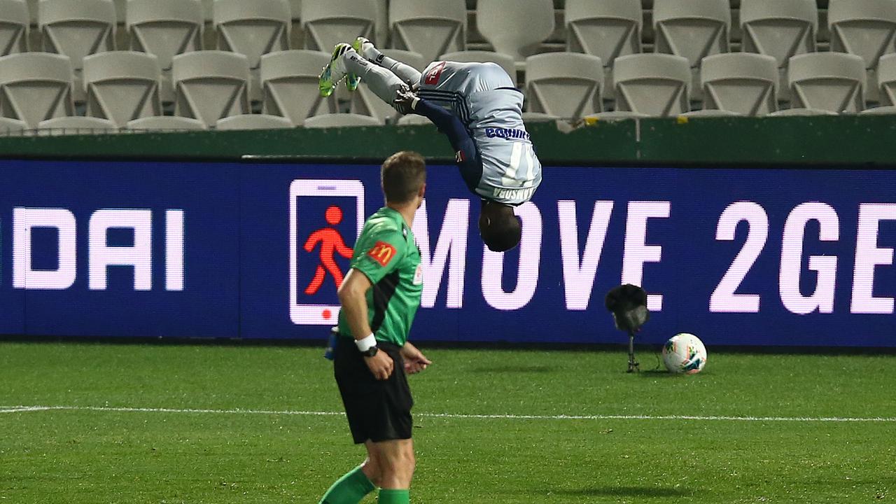 Elvis Kamsoba pulled off an awesome celebration as Melbourne Victory ruined Perth Glory keeper Liam Reddy’s birthday.