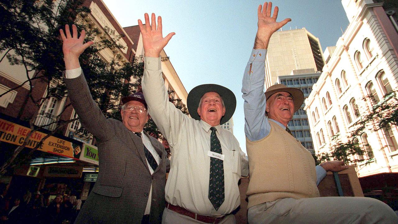 20 jul 1999 Timber &amp; Forestry demo through Brisbane. l-r Bill Roberts mayor of Murgon, Percy Iszlaub mayor of Wondai and Reg McCallum mayor of Nanango. 35/T/15525/534 demonstrations qld