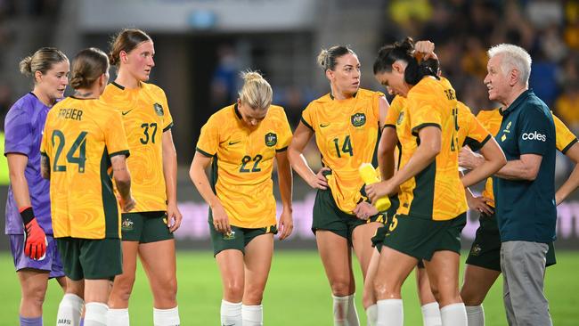 GOLD COAST, AUSTRALIA - DECEMBER 01: Tom Sermanni, Interim Head Coach of Australia talks to his players during the International Friendly match between the Matildas and Brazil at Cbus Super Stadium on December 01, 2024 in Gold Coast, Australia. (Photo by Matt Roberts/Getty Images)