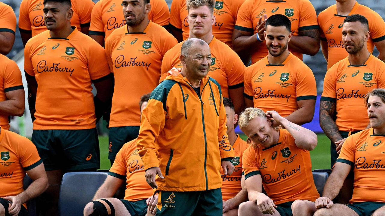 Eddie Jones and his Wallabies . (Photo by Saeed KHAN / AFP) /