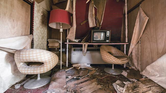 The hotel has been closed for 17 years now and has begun to severely decay. (Picture: Bob Thissen/Caters)