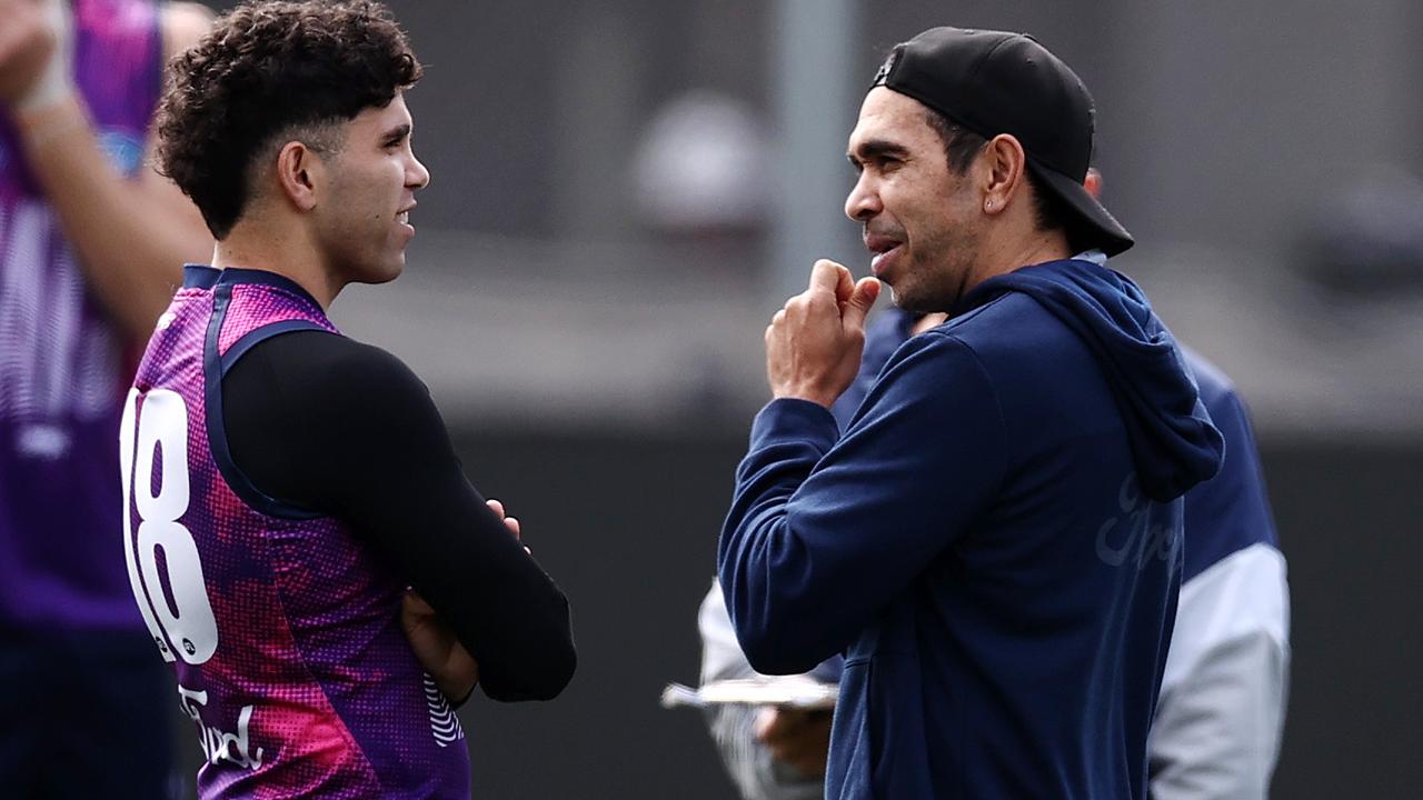 Stengle chats with Eddie Betts at training. Picture: Michael Klein