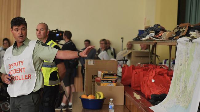 Tallangatta deputy incident controller David Jensen speaks at a town meeting. Picture: Jason Edwards