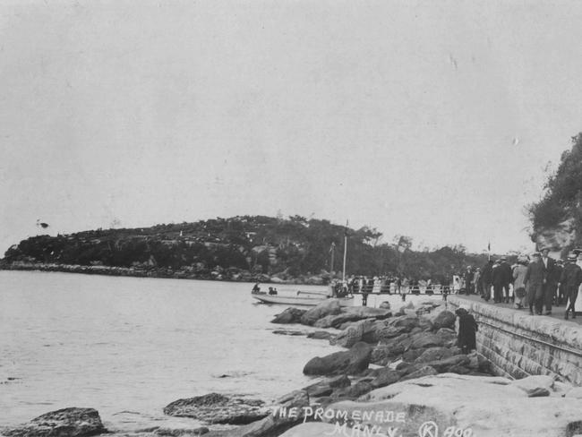 Marine Parade between Fairy Bower and Shelly Beach. Photo Northern Beaches Library