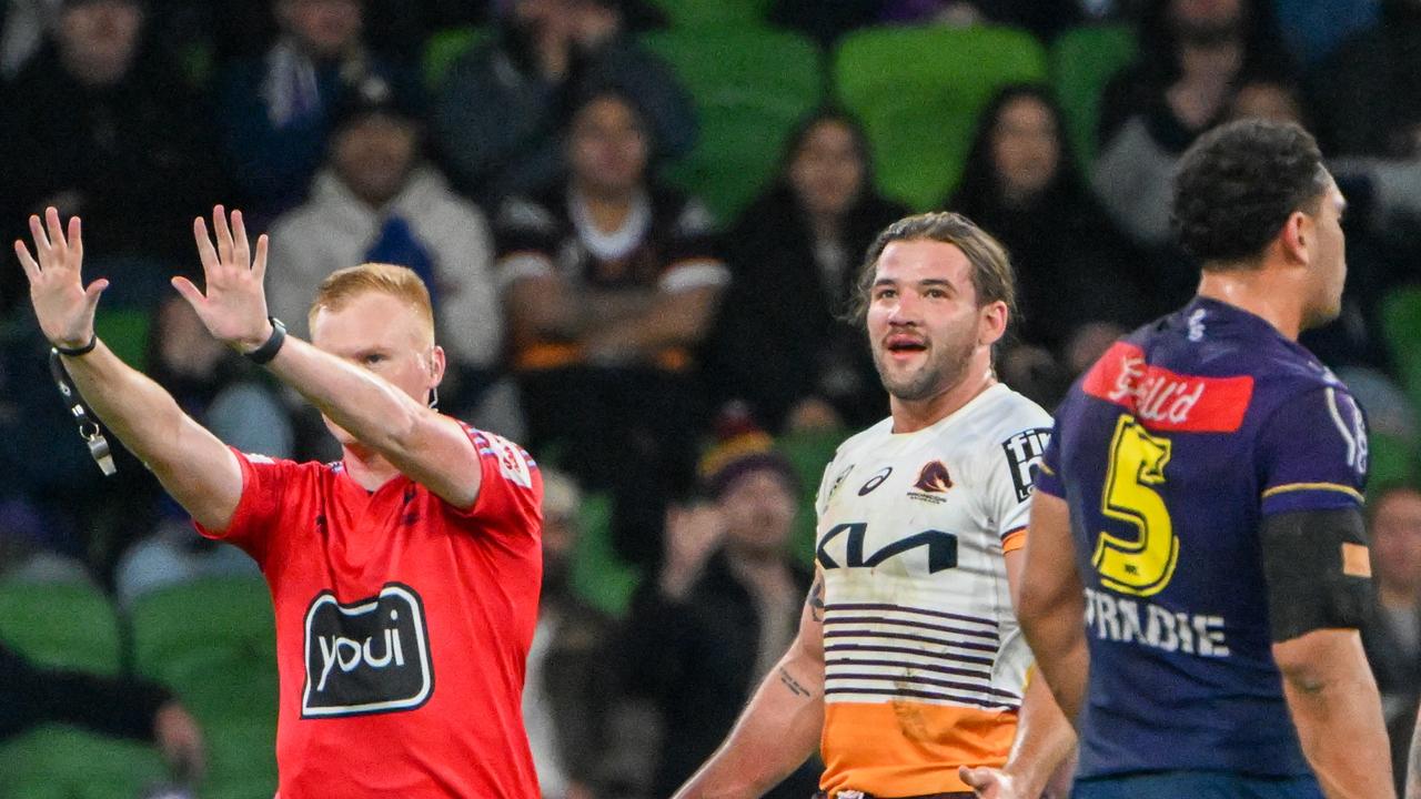 controverse sur les arbitres, Graham Annesley, mauvais appels, drame hip drop, Pat Carrigan, Brisbane Broncos, Melbourne Storm, nouvelles de la ligue de rugby, réaction, The Bunker