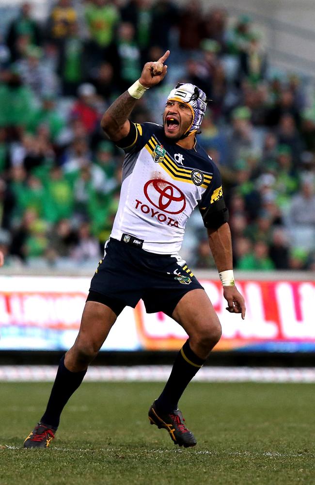 Jonathan Thurston kicks the match winning field goal.