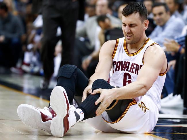 Andrew Bogut immediately after his injury.