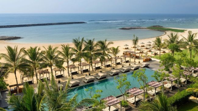 Iconic beachfront Bali resort demolishes prices