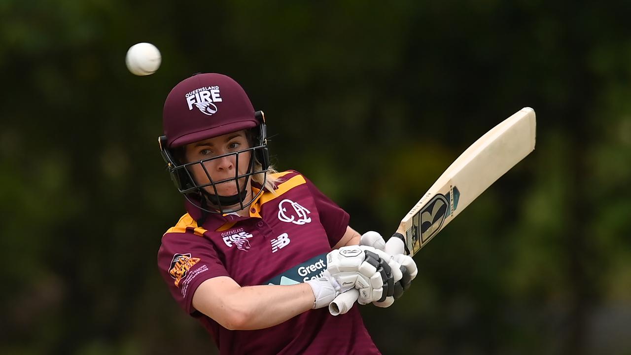 GOLD COAST, AUSTRALIA - OCTOBER 03: Georgia Redmayne of Queensland evades a ball during the WNCL match between Queensland and the Australian Capital Territory at Bill Pippen Oval, on October 03, 2022, in Gold Coast, Australia. (Photo by Albert Perez/Getty Images)
