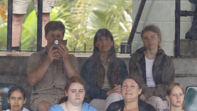 His mum Terri Irwin sat between the pair who watched on at Australia Zoo. Picture: NCA NewsWire/Tertius Pickard