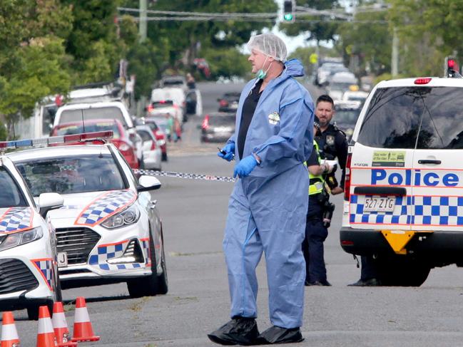 Police attend Homicide in Ronald St Wynnum, on Wednesday January 6th 2021 - Photo Steve Pohlner