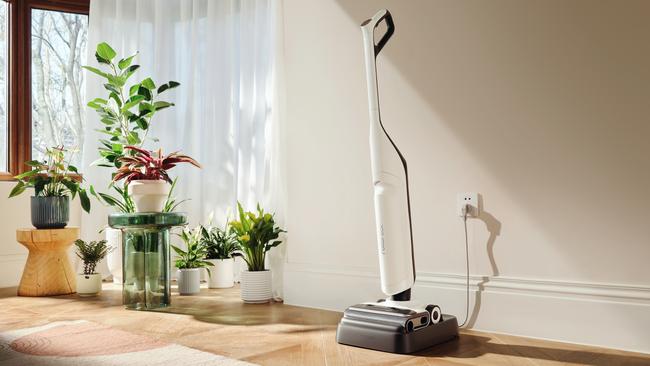 Roborock Flexi Pro handheld vacuum cleaner.