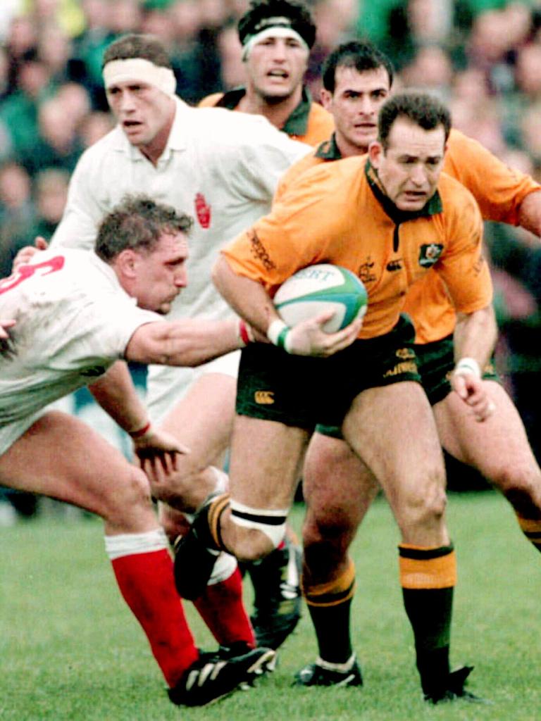 David Campese has lamented the sorry decline of Rugby Union, saying the Wallabies have an identity issue.